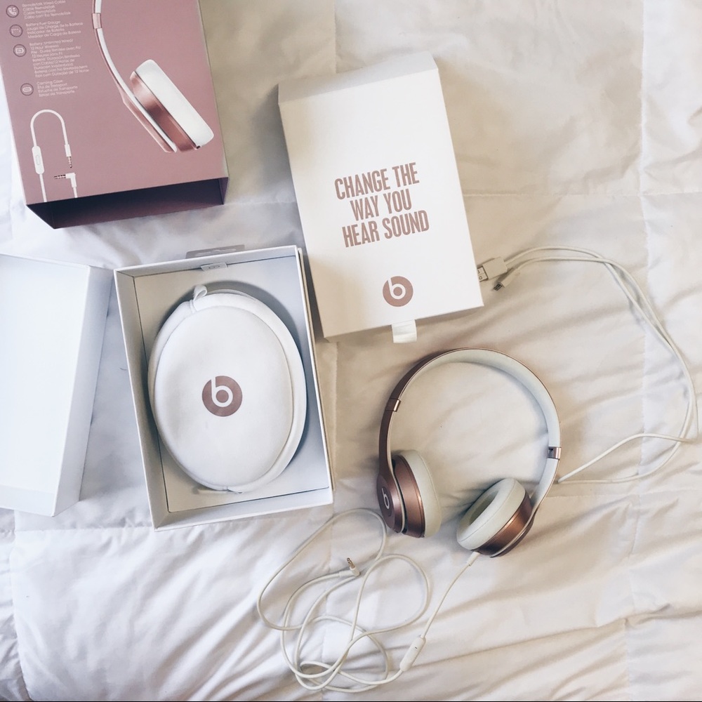 LIMITED EDITION BEATS SOLO 2 WIRELESS💕✨